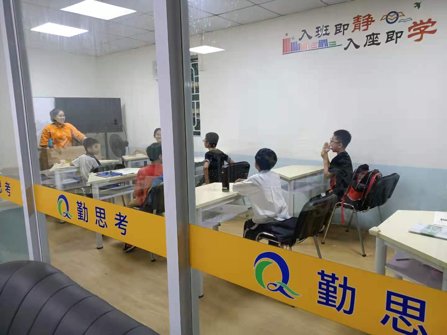 刘老师在上课